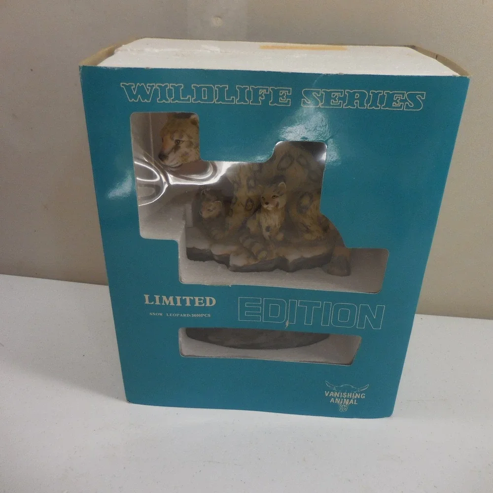 Ski Country 1979 Snow Leopard Wildlife Series Limited Edition Decanter with Box